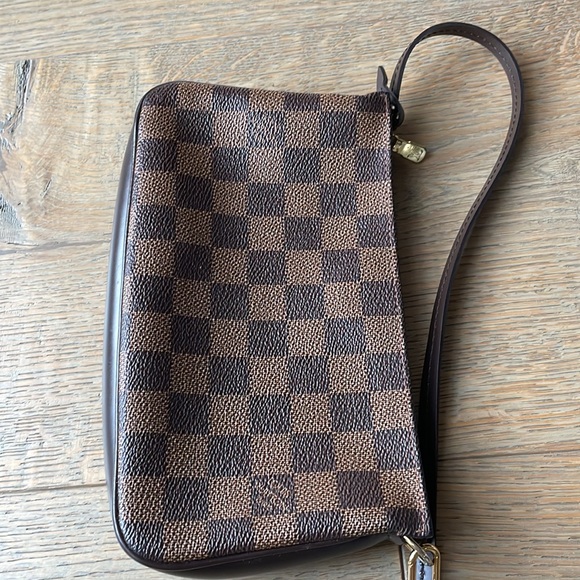 Louis Vuitton Purse - Picture 2 of 3